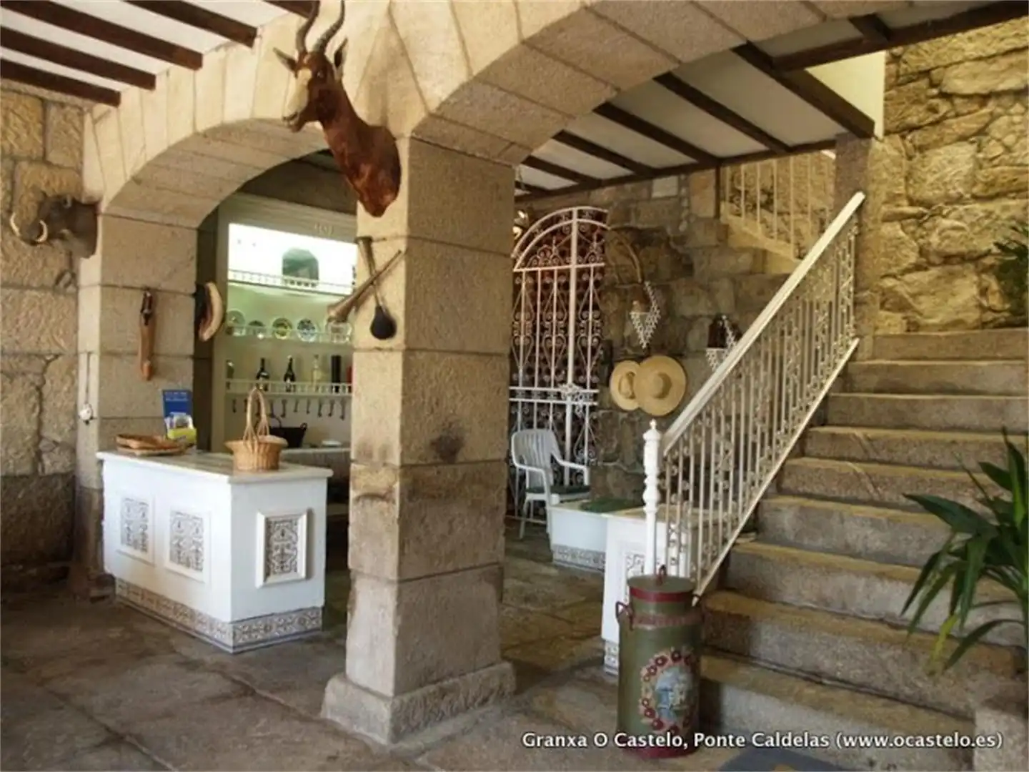 Casa adosada de alquiler en Avenida Galicia, 22, Ponte Caldelas Casa adosada de alquiler en Ponte Caldelas con Calefacción, Parquet y Terraza