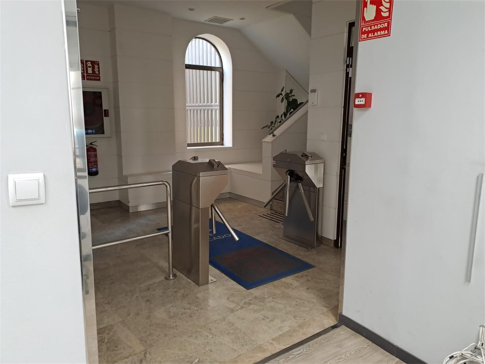 Local en venta en Calle de Fernando González, 4, Opañel