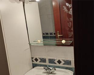 Bathroom of Flat for sale in Salamanca Capital  with Furnished