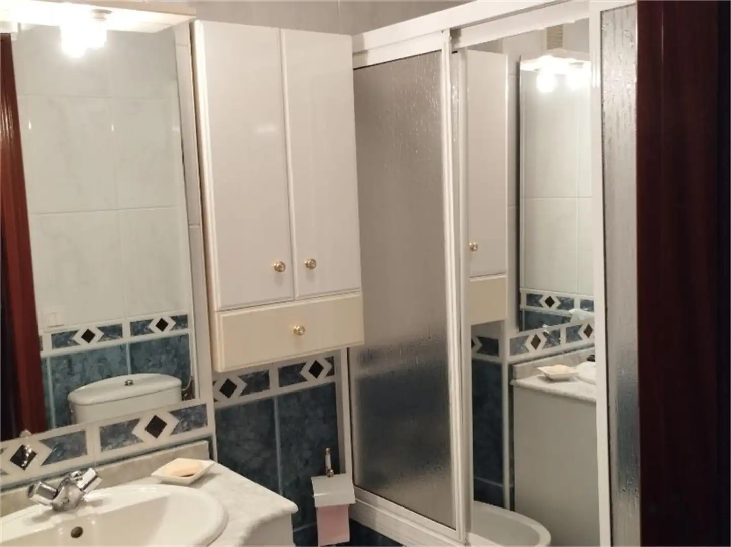 Piso en venta en Plaza Baleares, Pizarrales Baño de Piso en venta en Salamanca con Amueblado