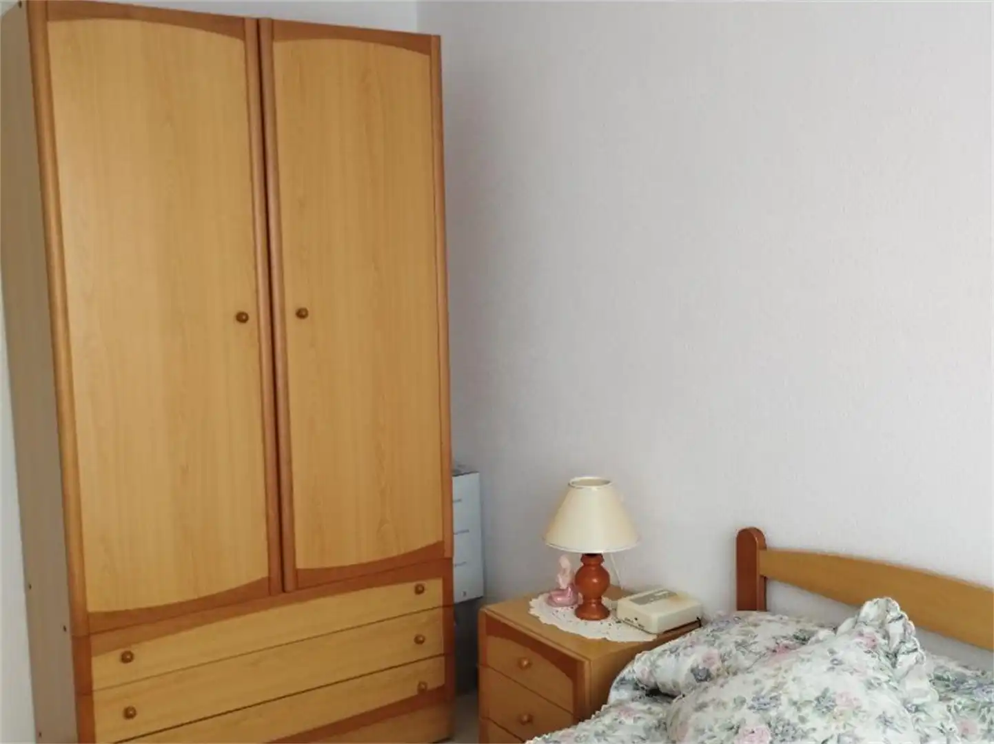 Piso en venta en Plaza Baleares, Pizarrales Habitación de Piso en venta en Salamanca con Amueblado