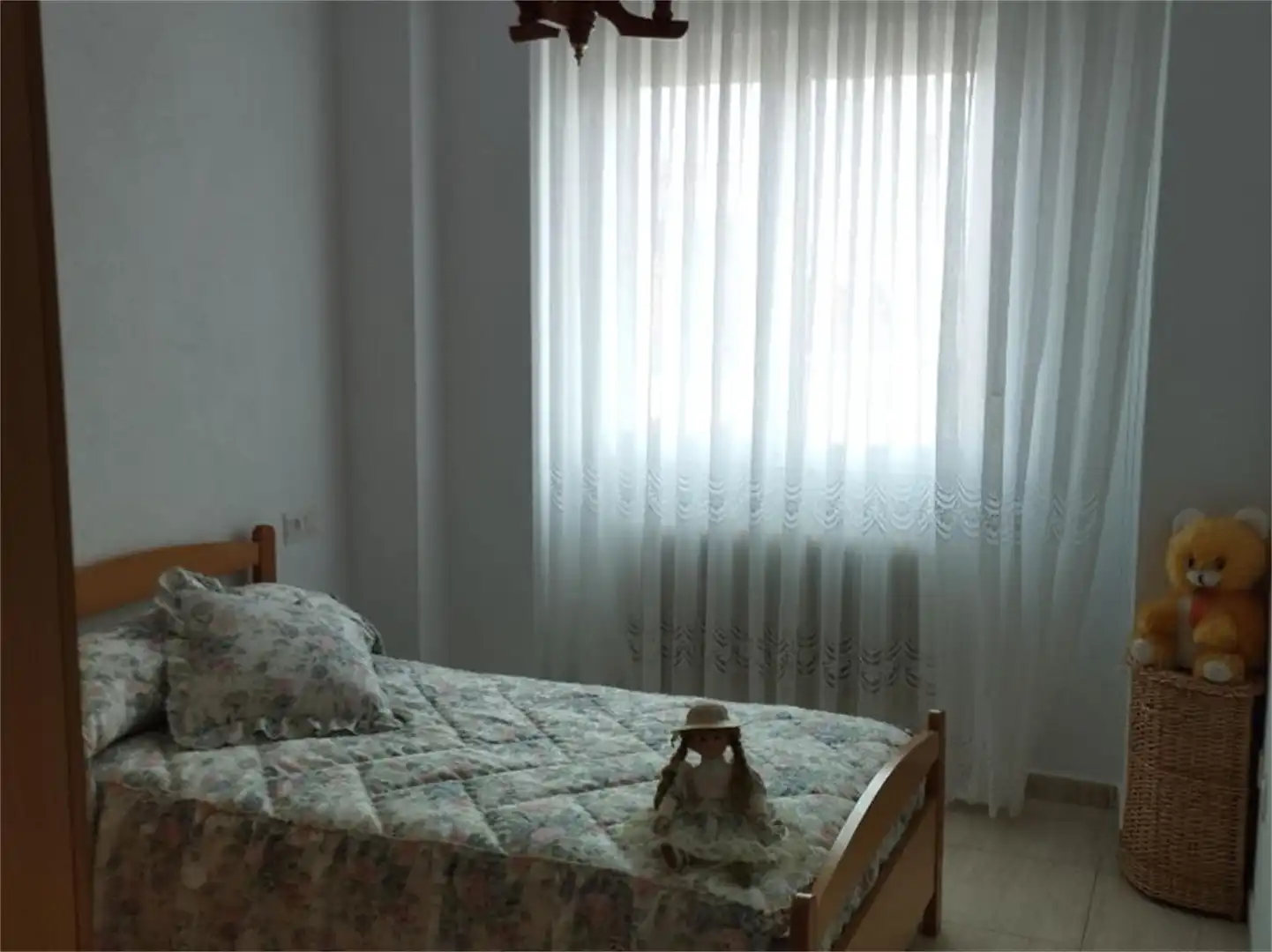 Piso en venta en Plaza Baleares, Pizarrales Habitación de Piso en venta en Salamanca con Amueblado