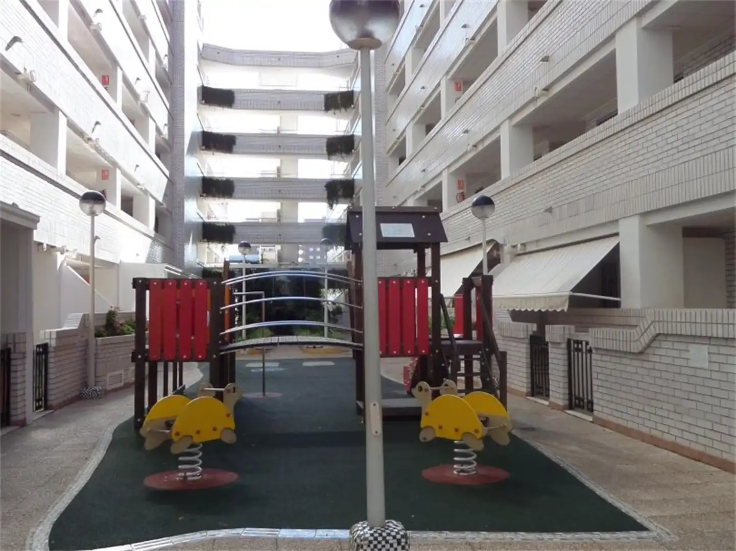 Pis en venda a Avenida Central, 30, Playa Coral -Torremar Vista exterior de Pis en venda en Oropesa del Mar / Orpesa amb Aire condicionat, Terrassa i Piscina