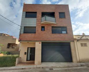 Exterior view of Single-family semi-detached for sale in Montblanc  with Air Conditioner, Terrace and Balcony