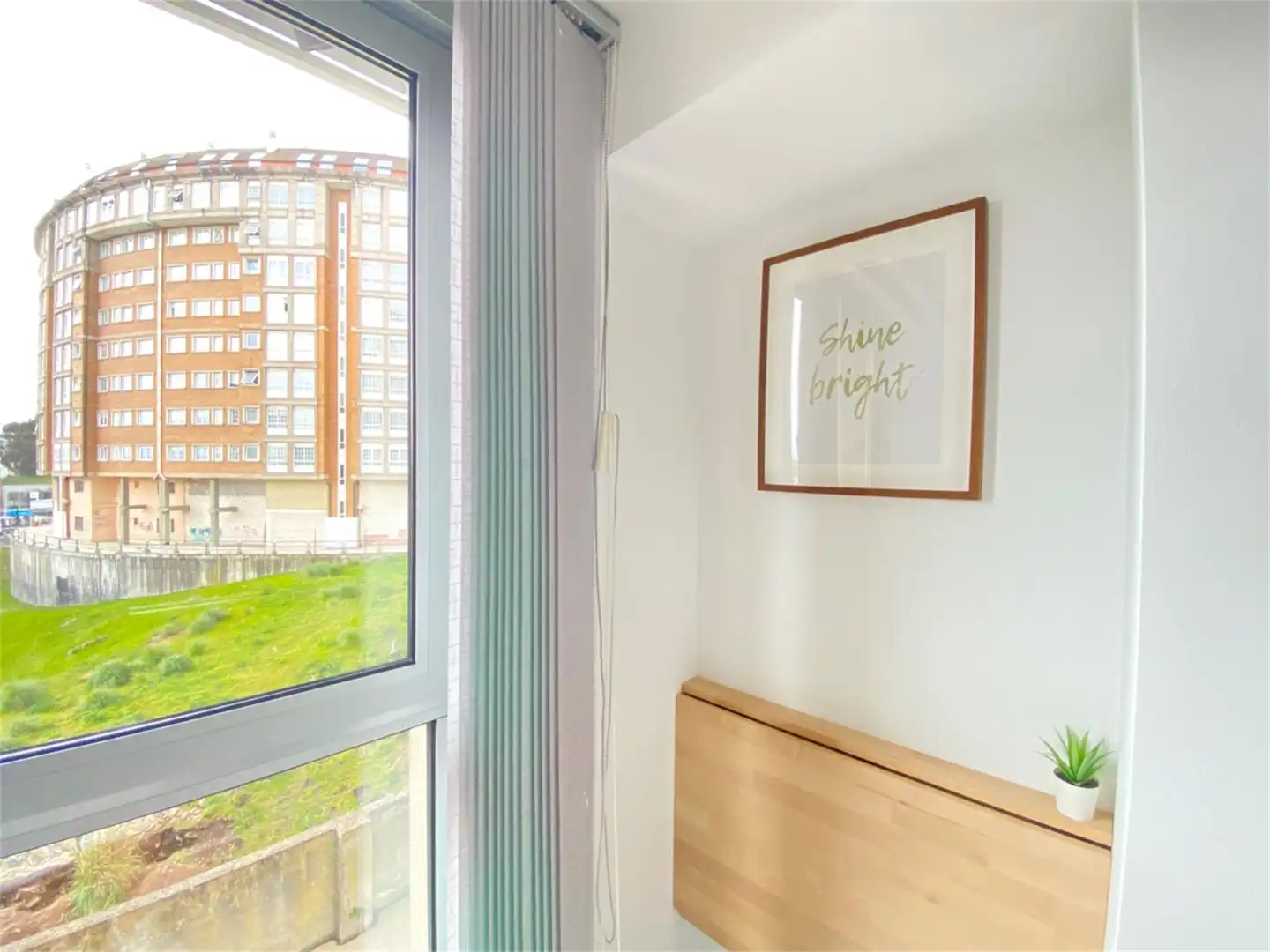 Oficina de lloguer a Calle Manuel Azaña, 17, Los Rosales Dormitori de Oficina de lloguer en A Coruña Capital