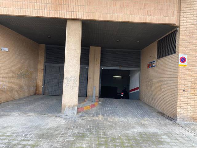 Garaje en Alquiler en Avenida Hermanos Machado, 135 en Nou Benicalap