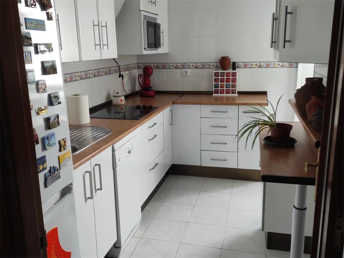 Flat for rent in Paseo Marítimo, 1, Centro Kitchen of Flat for rent in Puerto Real with Air Conditioner, Heating and Parquet flooring