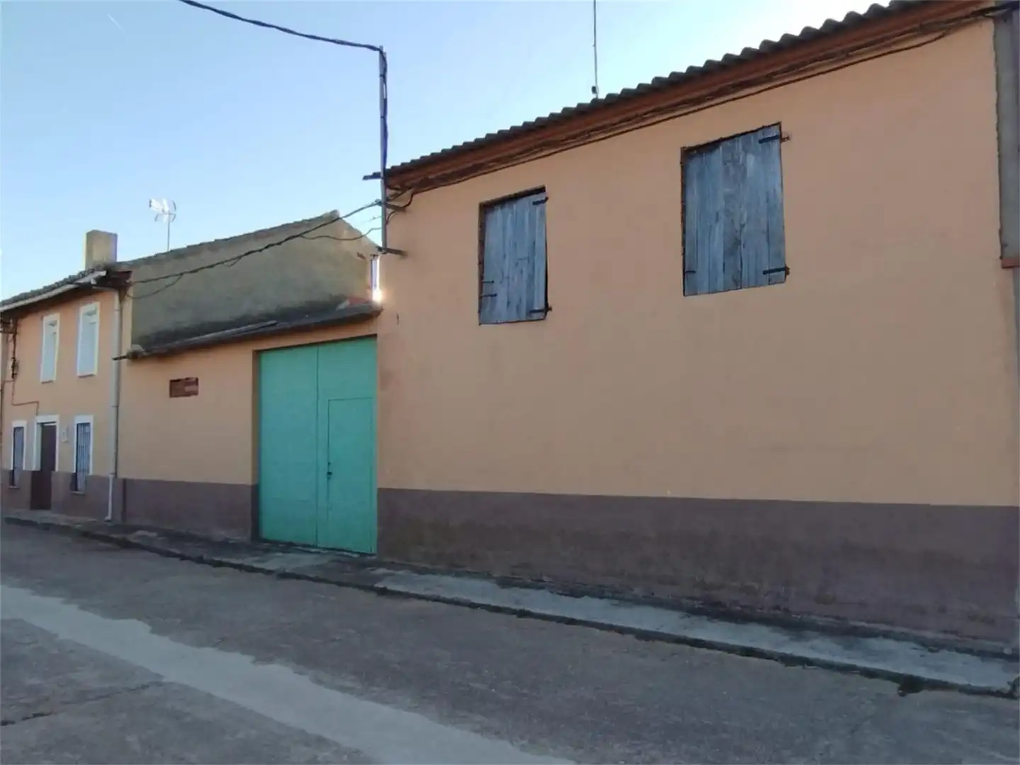 Vista exterior de Planta baixa en venda en San Miguel del Valle amb Calefacció, Jardí privat i Traster
