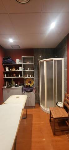 Local comercial en Alquiler en Avenida de Cataluña, 74 en Barrio Jesús