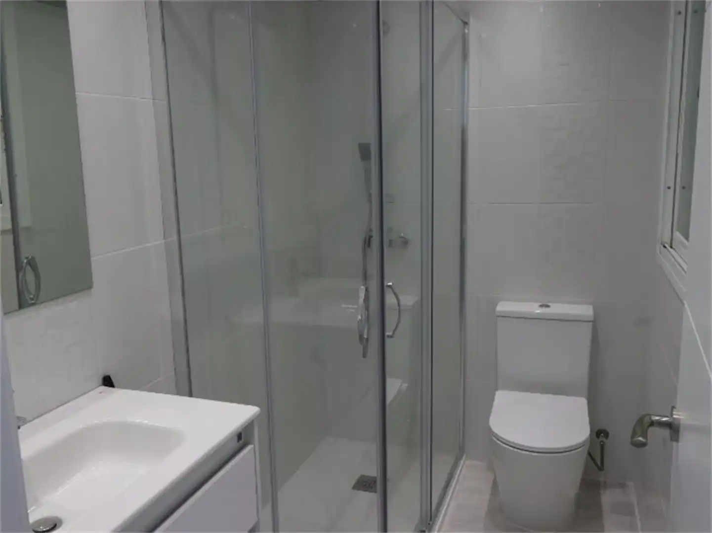 Dachboden zum Verkauf in Carrer de Barenys, 14, Barenys Badezimmer von Dachboden zum Verkauf in Salou mit Klimaanlage, Terrasse und Balkon