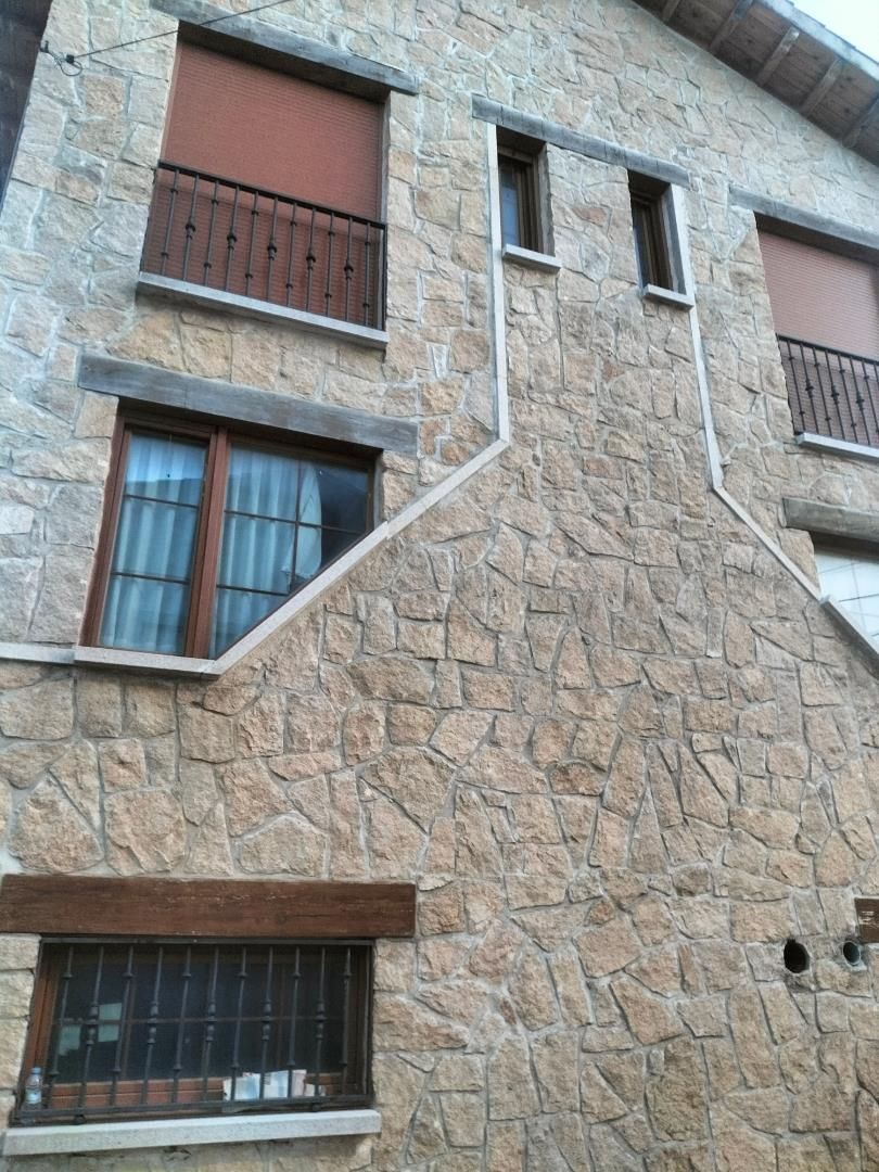 Vista exterior de Casa adosada en venda en Cabezas del Villar amb Calefacció, Jardí privat i Terrassa