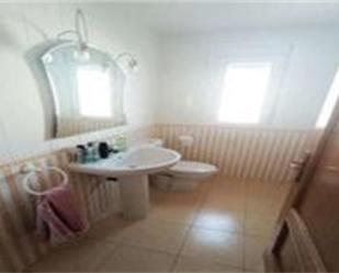 Bathroom of Attic for sale in Valdepeñas  with Air Conditioner and Terrace