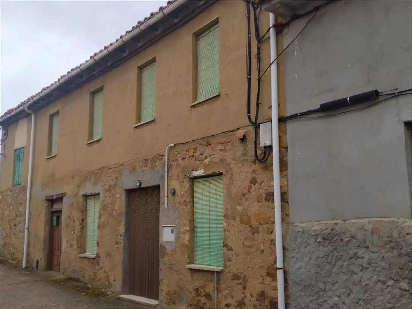 Casa adosada en venta en Calle Real, 18, Magaz de Cepeda Vista exterior de Casa adosada en venta en Magaz de Cepeda con Calefacción y Amueblado