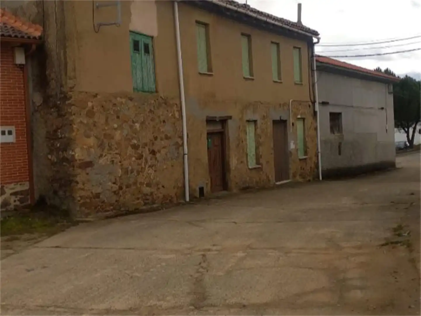 Casa adosada en venta en Calle Real, 18, Magaz de Cepeda Vista exterior de Casa adosada en venta en Magaz de Cepeda con Calefacción y Amueblado