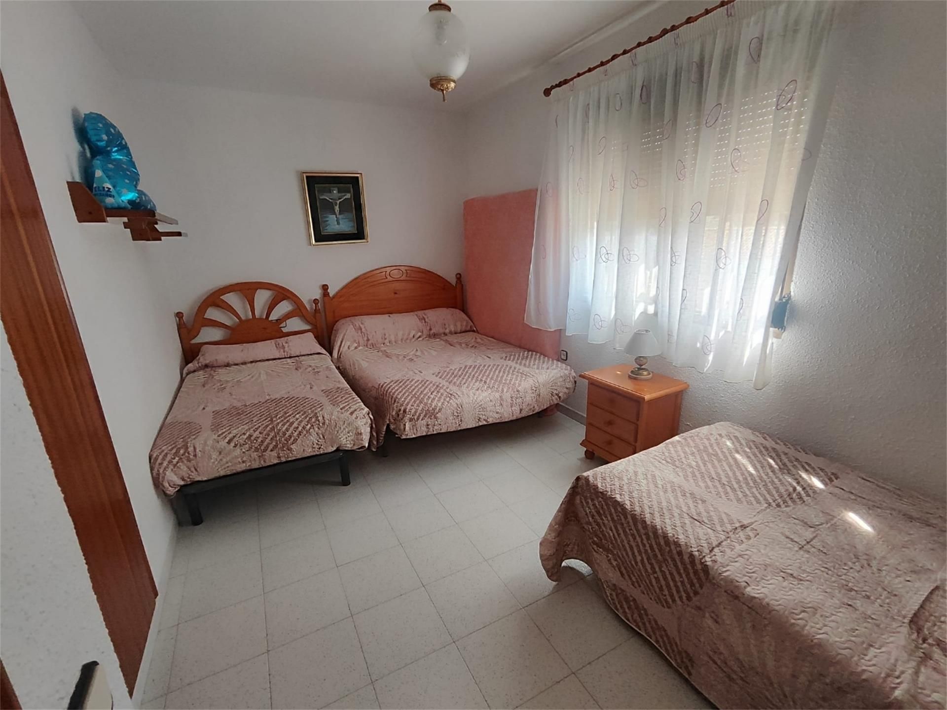 Dormitori de Casa o xalet en venda en Linares amb Aire condicionat, Jardí privat i Terrassa