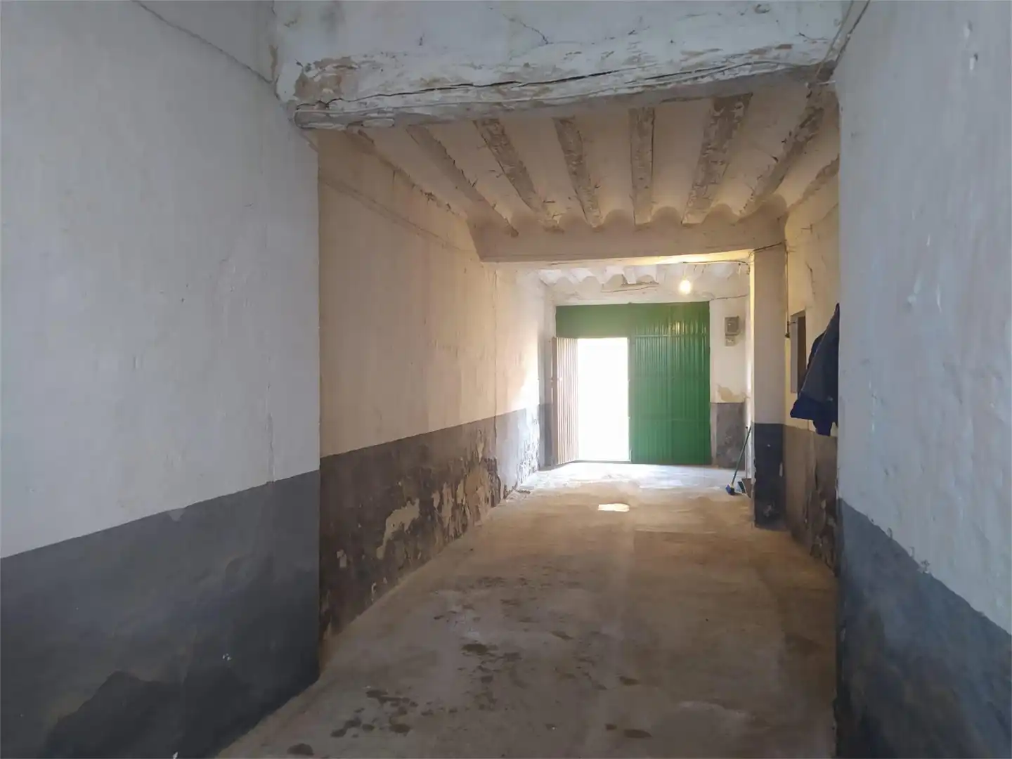 Einfamilien-Reihenhaus zum Verkauf in La Herrera mit Terrasse, Abstellraum und Möbliert