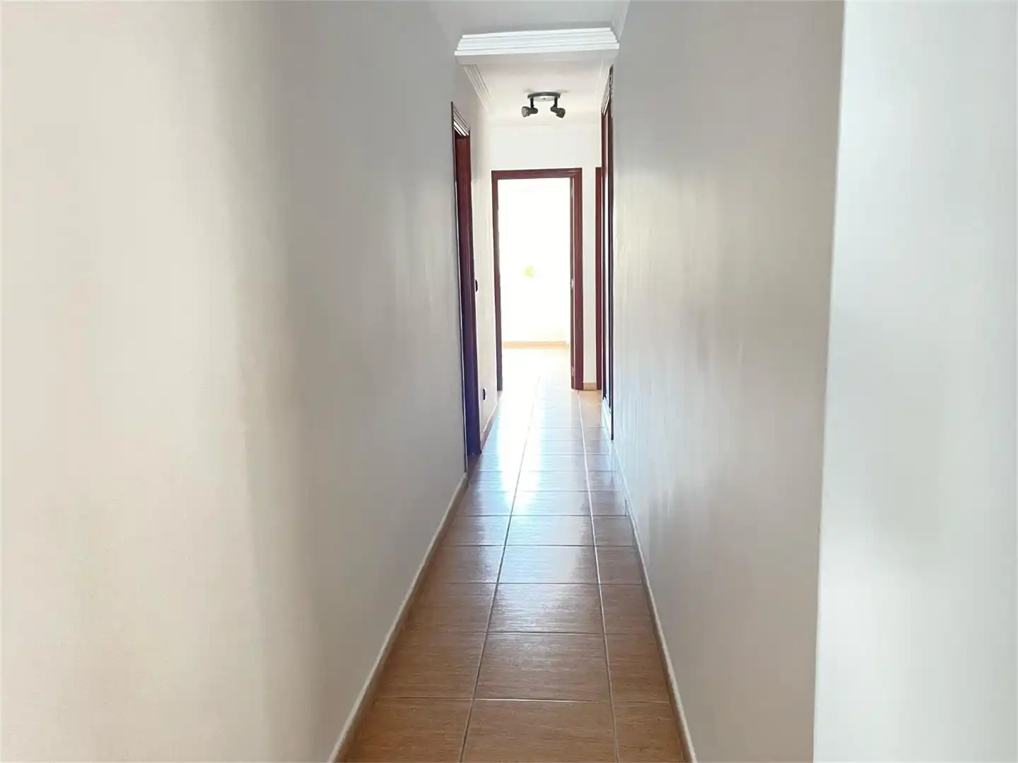 Wohnung zum Verkauf in Ceuta mit Klimaanlage, Heizung und Privatgarten