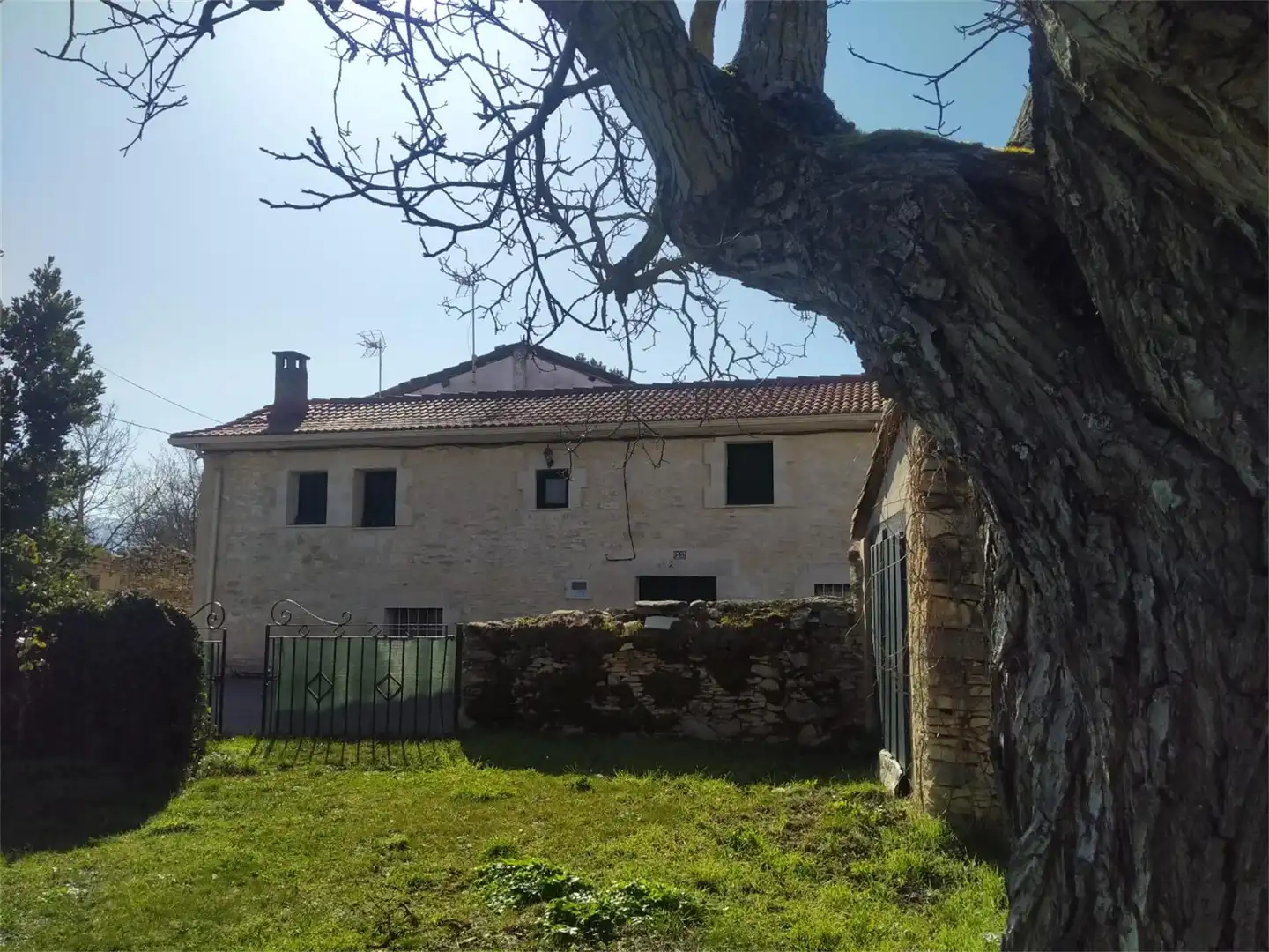 Außenansicht von Einfamilien-Reihenhaus zum Verkauf in Villarcayo de Merindad de Castilla la Vieja