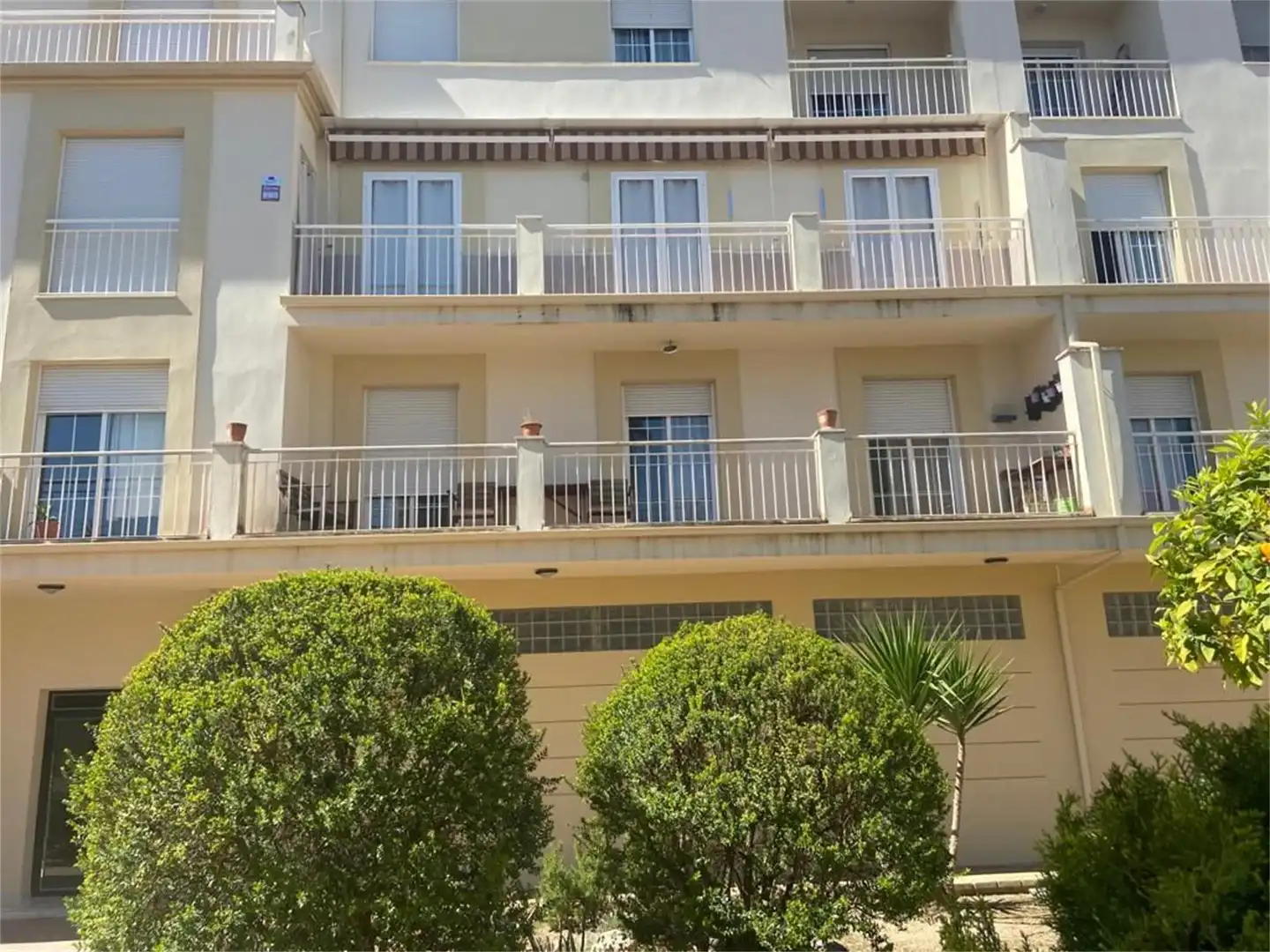 Vista exterior de Piso en venta en Baena con Aire acondicionado, Calefacción y Jardín privado
