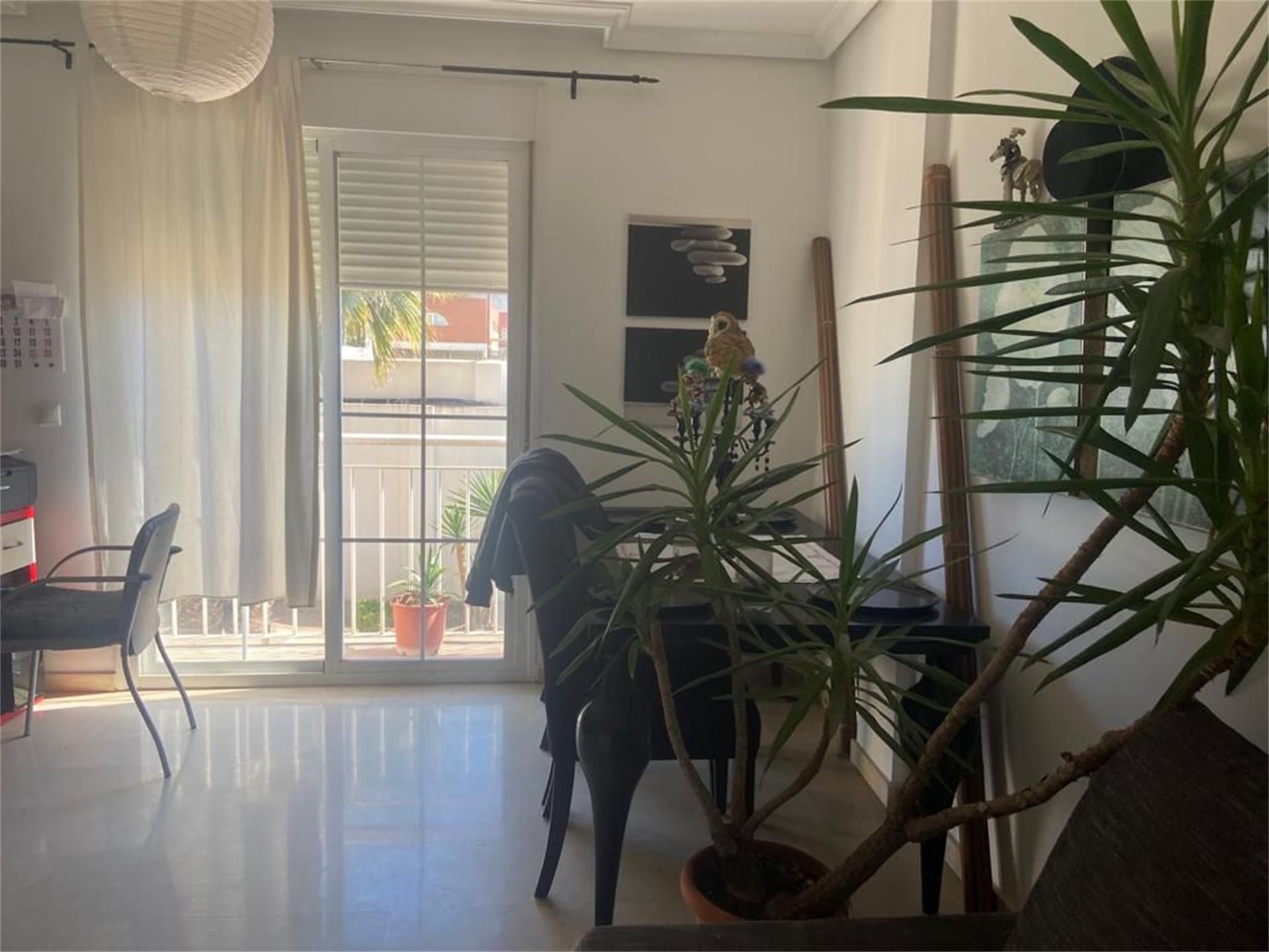 Sala d'estar de Pis en venda en Baena amb Aire condicionat, Calefacció i Jardí privat
