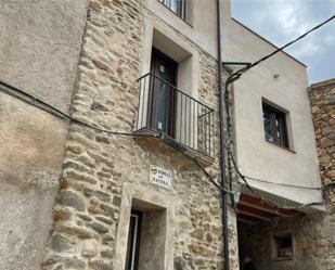 Vista exterior de Casa adosada en venda en Vilanova de Meià amb Balcó