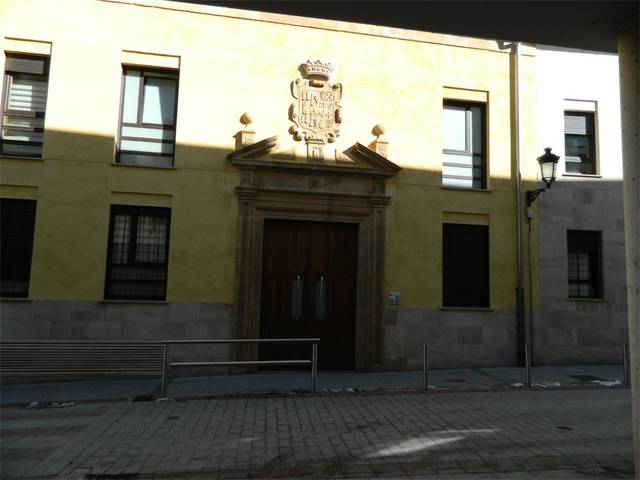 Piso en alquiler en calle caballeros,  de soria ca