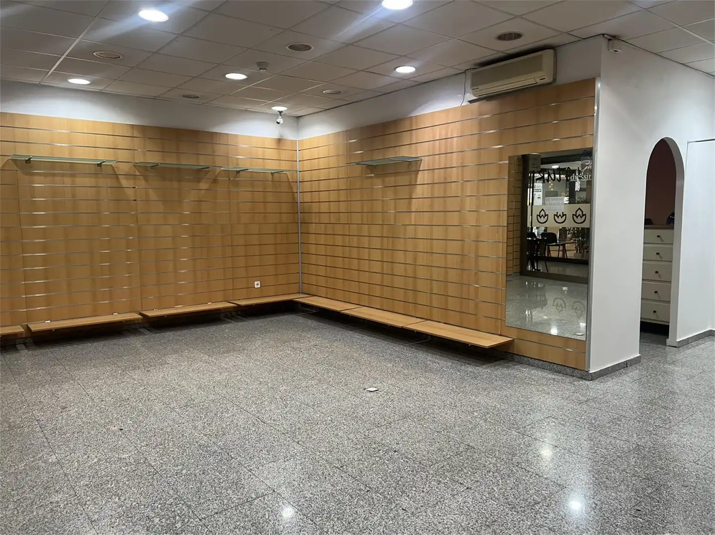 Local en venda en Colmenar Viejo amb Aire condicionat, Calefacció i Moblat