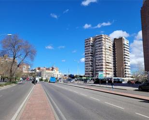 Vista exterior de Apartament en venda en  Madrid Capital