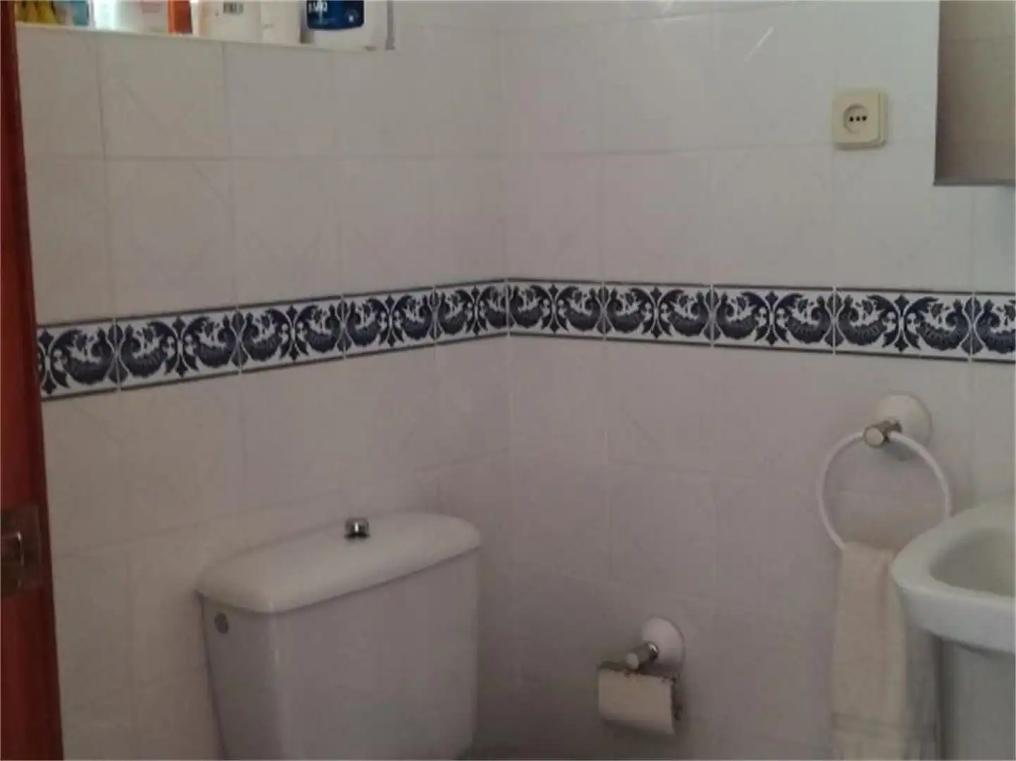 Casa adosada en venta en Calle Antonio Domínguez, 1, El Castillo de las Guardas Baño de Casa adosada en venta en El Castillo de las Guardas con Aire acondicionado, Terraza y Trastero