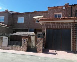 Vista exterior de Casa o xalet en venda en Montearagón amb Aire condicionat