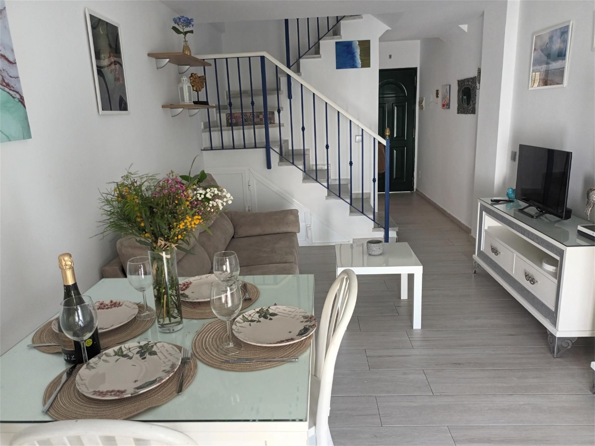 Menjador de Dúplex de lloguer en Tarifa amb Moblat, Forn i Rentadora