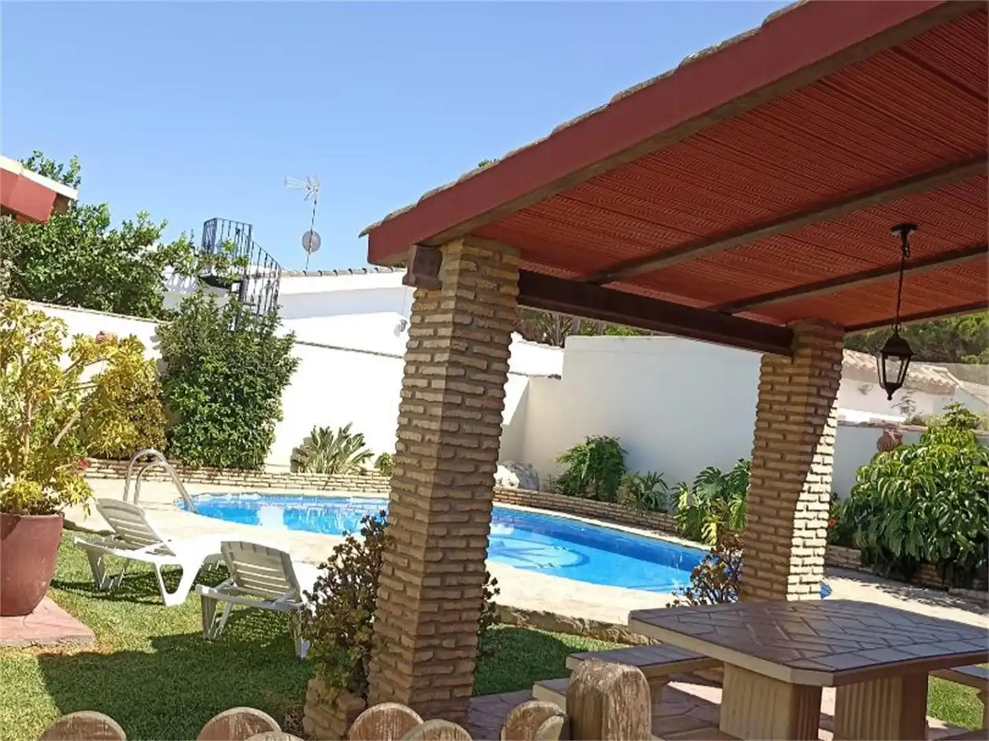 Piso de alquiler en Carretera de la Barrosa, 2.5, Los Gallos Piscina de Piso de alquiler en Chiclana de la Frontera con Aire acondicionado, Calefacción y Jardín privado