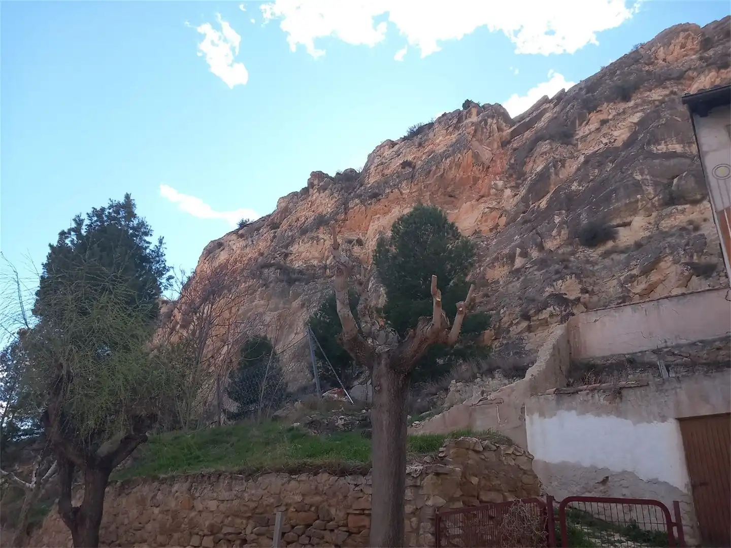 Casa adosada en venta en Calle Santiago Ramón y Cajal, 7, Alhama de Aragón Vista exterior de Casa adosada en venta en Alhama de Aragón con Terraza y Amueblado