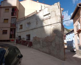 Vista exterior de Casa adosada en venda en Alhama de Aragón amb Terrassa i Moblat