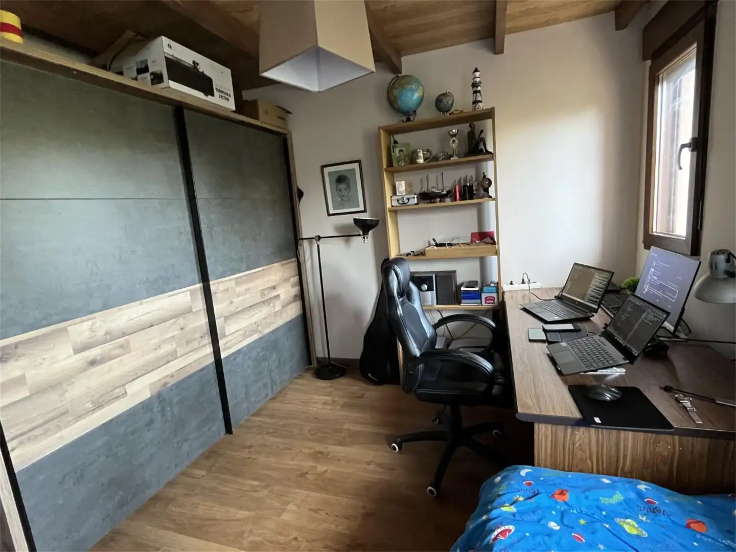 Casa o xalet en venda a Calle Joaquin Rodrigo, 23, Hoyo de Manzanares Dormitori de Casa o xalet en venda en Hoyo de Manzanares amb Aire condicionat, Jardí privat i Parquet