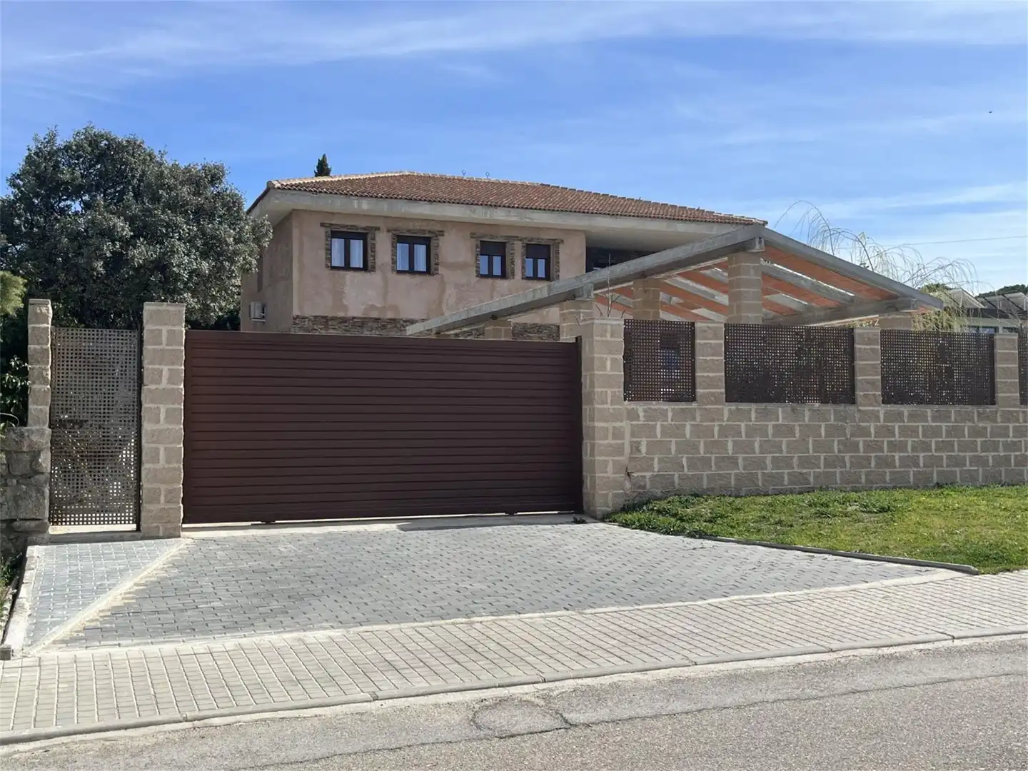 Casa o xalet en venda a Calle Joaquin Rodrigo, 23, Hoyo de Manzanares Vista exterior de Casa o xalet en venda en Hoyo de Manzanares amb Aire condicionat, Jardí privat i Parquet