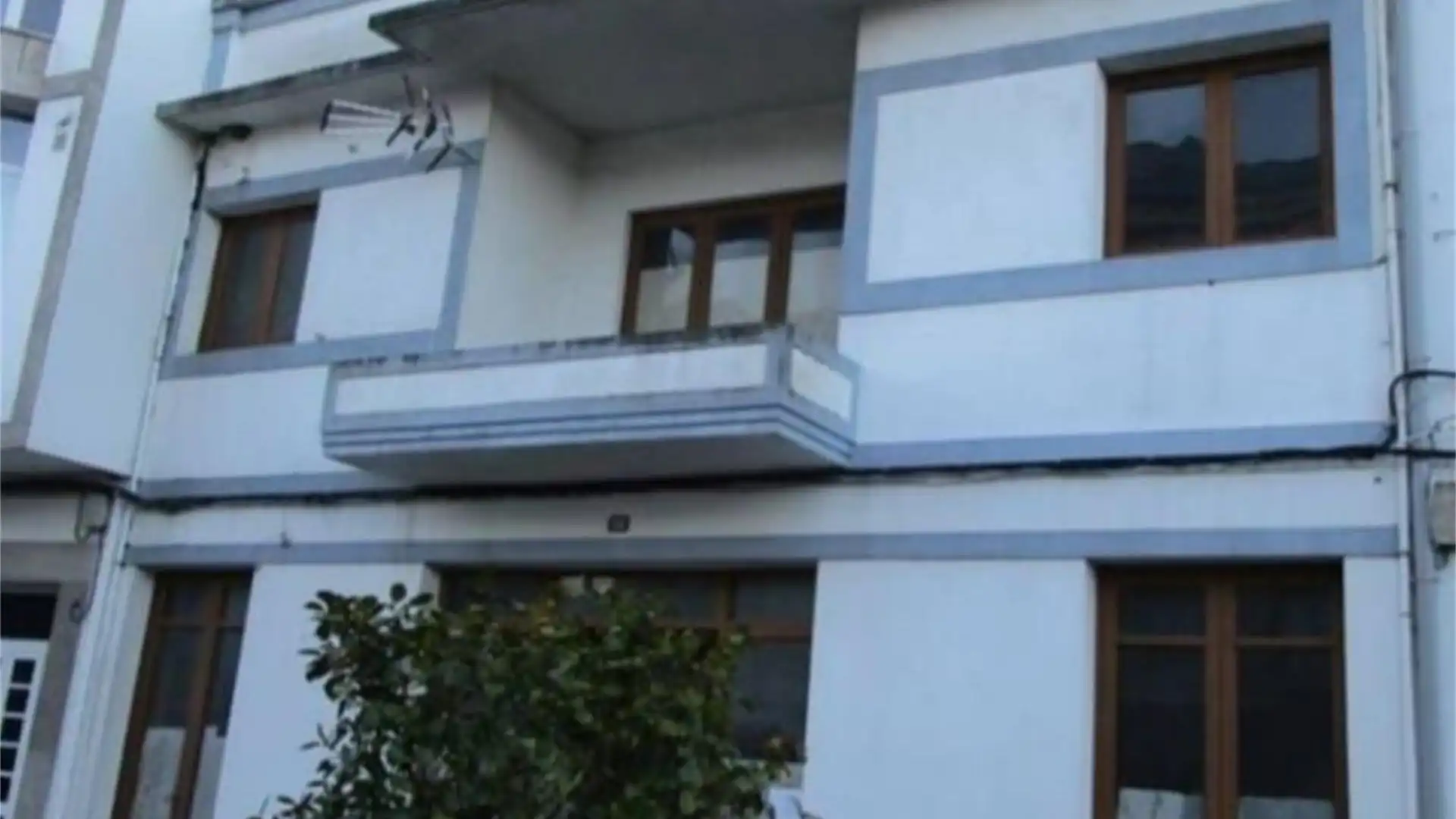 Vista exterior de Casa adosada en venda en Antas de Ulla amb Balcó