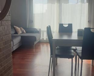 Living room of Flat for sale in Cerdanyola del Vallès  with Air Conditioner, Heating and Parquet flooring