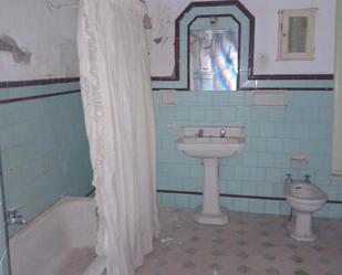Bathroom of Single-family semi-detached for sale in Lora del Río