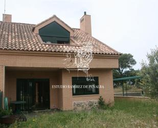 Vista exterior de Casa adosada en venda en Paredes de Escalona amb Terrassa