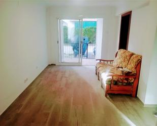Sala d'estar de Apartament en venda en Calafell amb Terrassa i Balcó