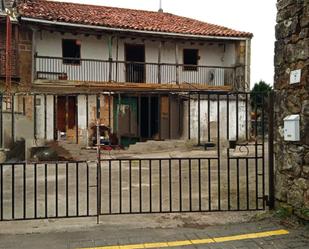 Vista exterior de Casa adosada en venda en Penagos