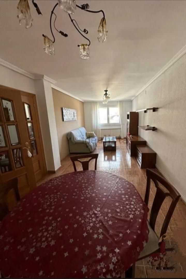 Living room of Single-family semi-detached for sale in Calzada de los Molinos  with Furnished