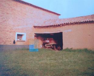 Exterior view of Single-family semi-detached for sale in Castrillo de Riopisuerga