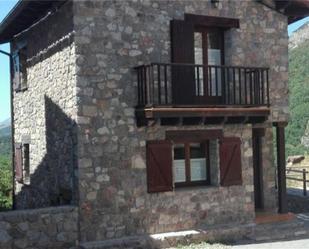 Exterior view of House or chalet for sale in Castellar de n'Hug  with Terrace and Balcony