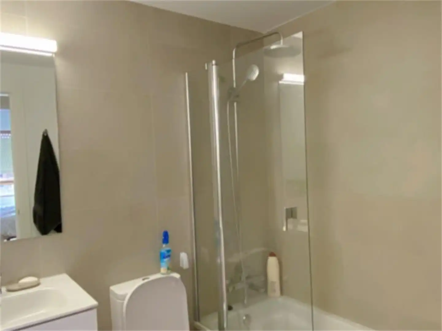 Habitación en Calle del Violín, 8, Costillares Baño de Piso para compartir en Madrid con Aire acondicionado, Calefacción y Parquet