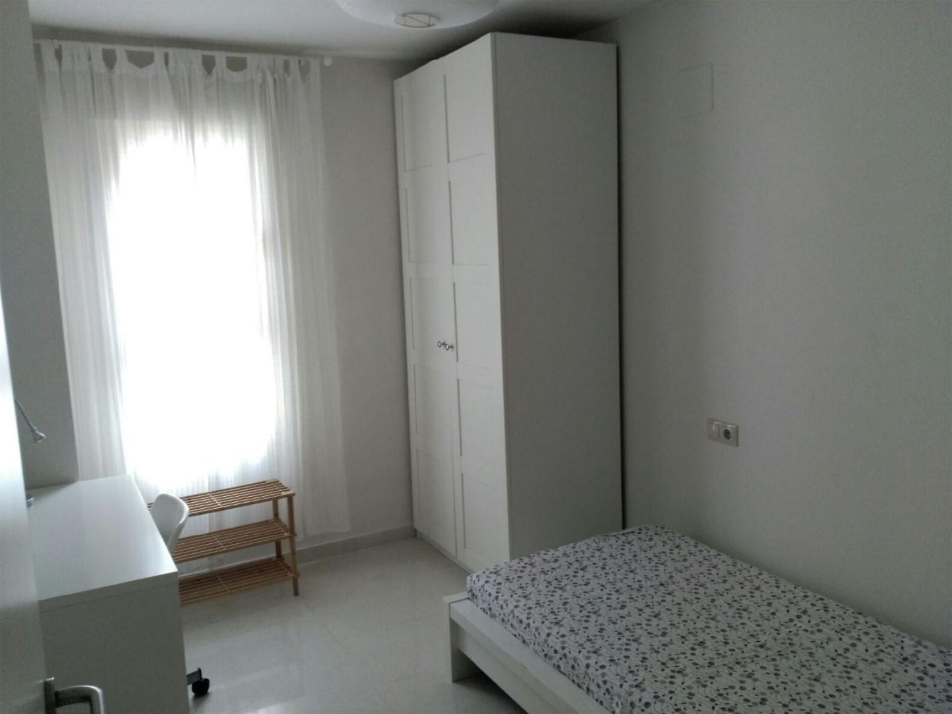 Bedroom of Apartment to share in  Jaén Capital  with Heating, Storage room and Furnished
