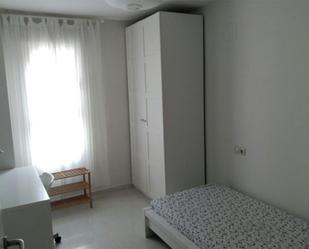 Dormitori de Apartament per a compartir en  Jaén Capital amb Balcó