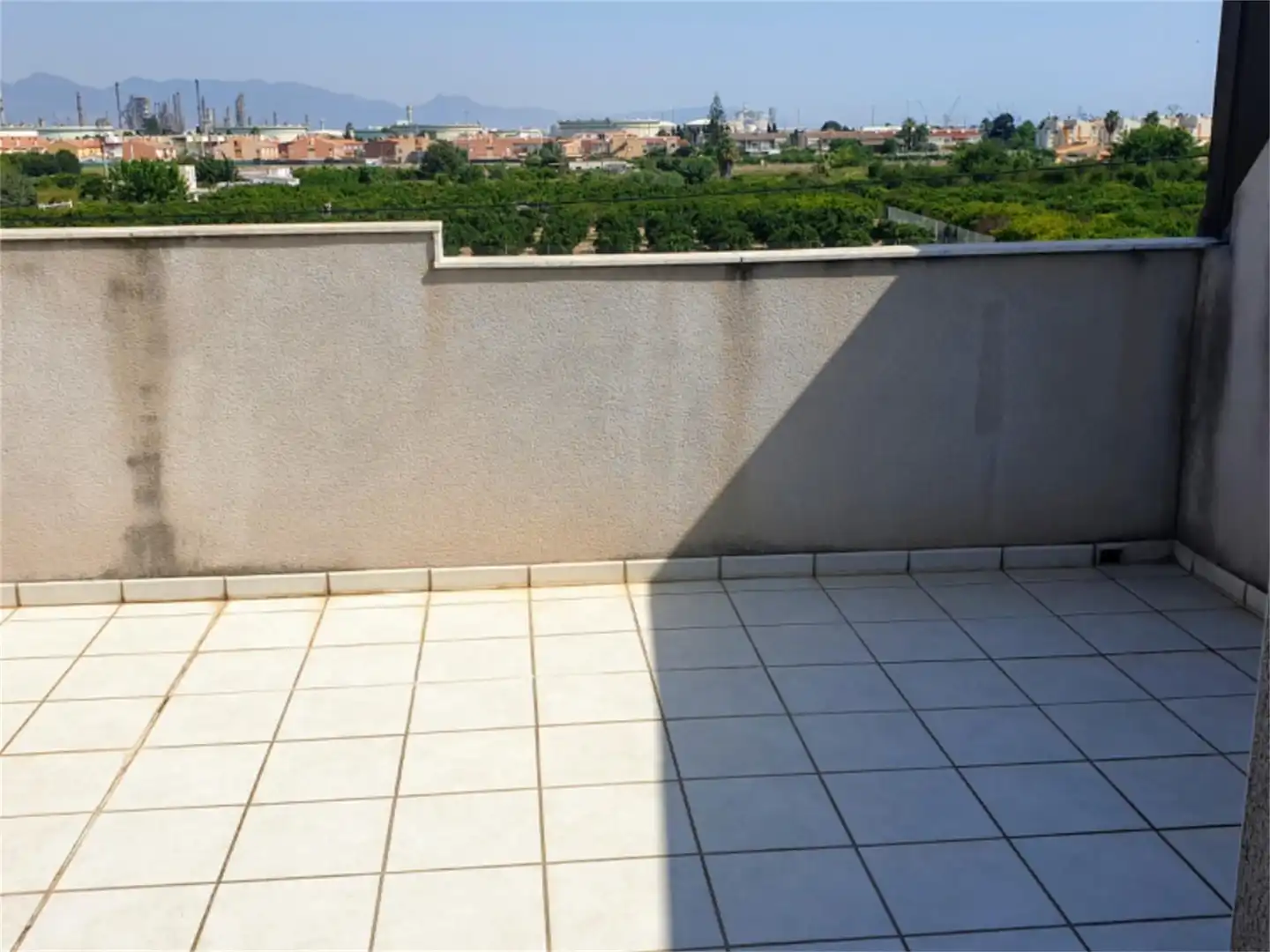 Wohnung zum Verkauf in Partida Partidor-medio, Playa - Ben Afeli Terrasse von Wohnung zum Verkauf in Almazora / Almassora mit Klimaanlage, Heizung und Privatgarten