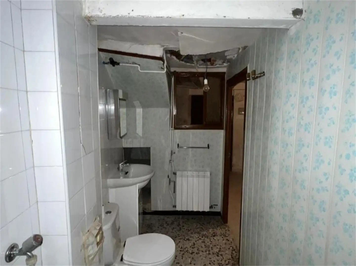 Casa adosada en venta en Calle Juana Jiménez, 15, Cervera del Río Alhama Baño de Casa adosada en venta en Cervera del Río Alhama con Calefacción y Balcón